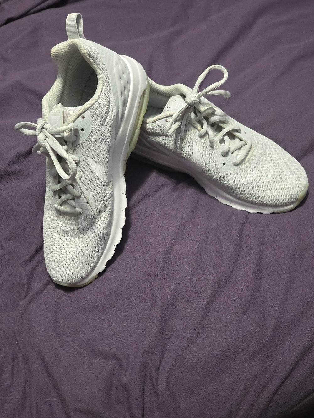 Nike Women's Light Gray Mesh Athletic Sneakers